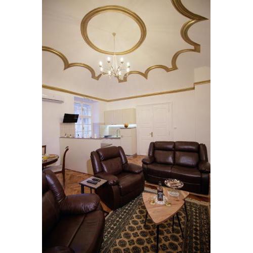 Little Vienna Gold Apartment