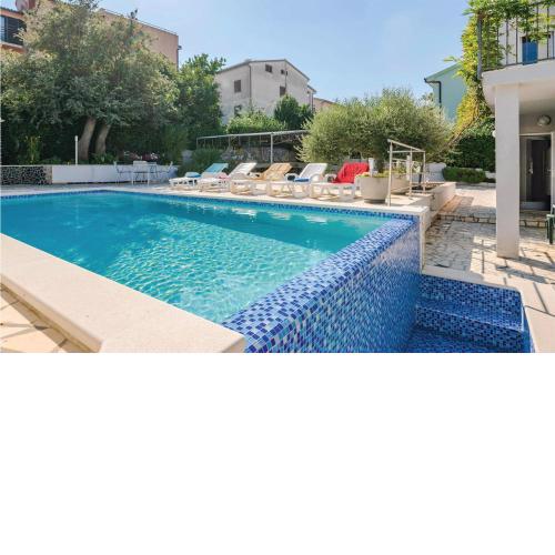 Lovely Apartment In Banjole With Wifi