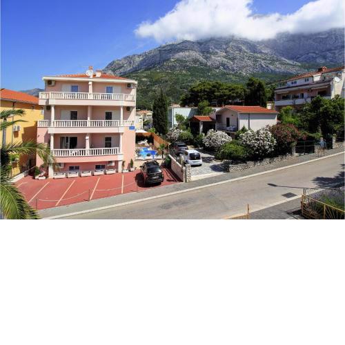 Lovely Apartment In Baska Voda With Wifi