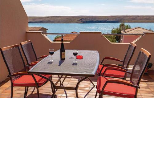 Lovely Apartment In Dinjiska With House Sea View