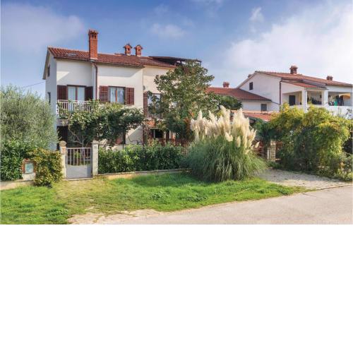 Lovely Apartment In Fazana With Wifi