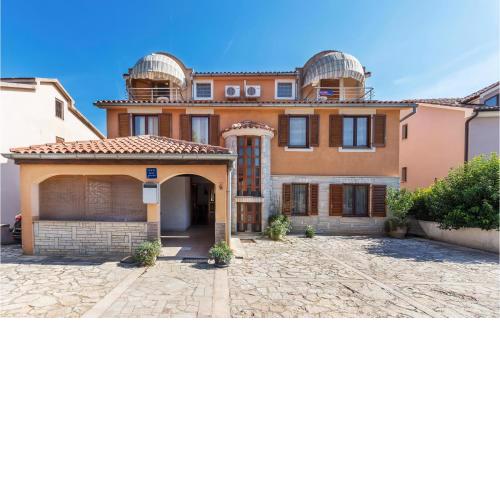Lovely Apartment In Fazana With Wifi