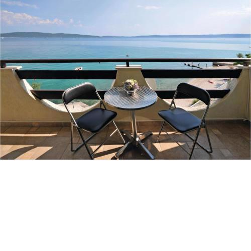 Lovely Apartment In Kastel Kambelovac With Wifi