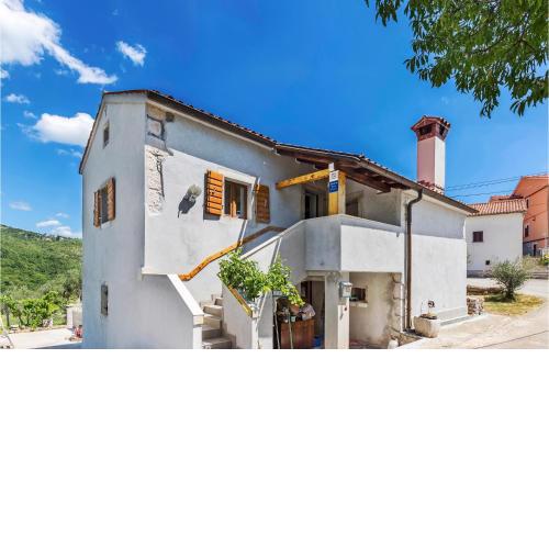 Lovely Apartment In Krsan With Wifi