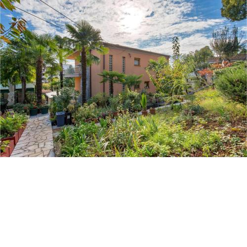 Lovely Apartment In Lovran With Wifi