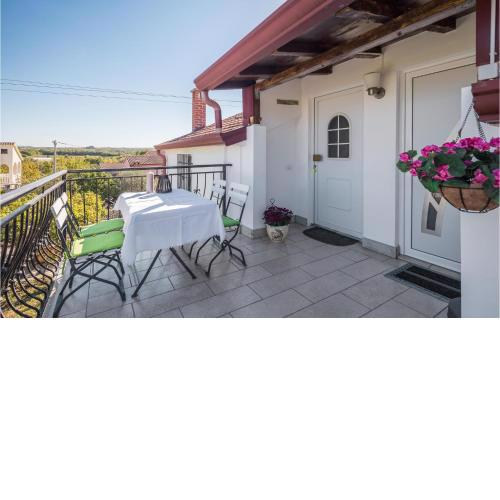 Lovely Apartment In Musalez With Wifi