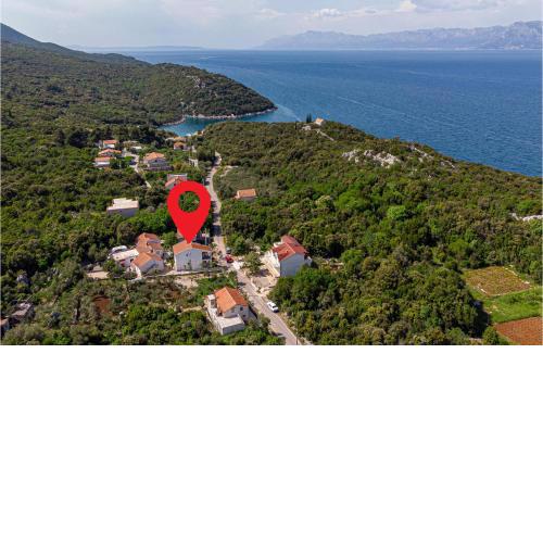 Lovely Apartment In Osobljava With Wifi