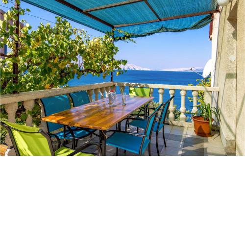 Lovely Apartment In Sveti Juraj With Wifi
