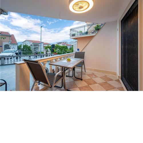 Lovely Apartment In Trogir With Kitchen