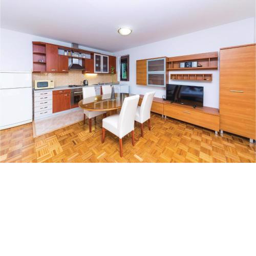 Lovely Apartment In Trogir