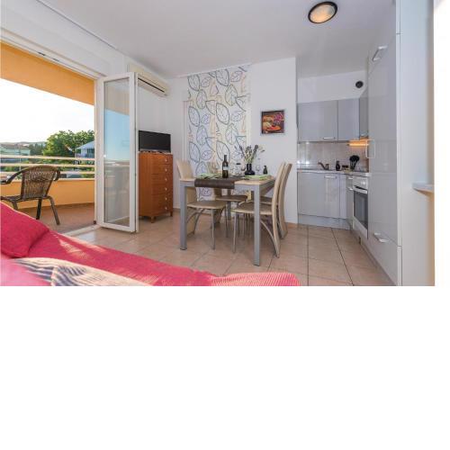 Lovely Apartment In Vodice With Wifi