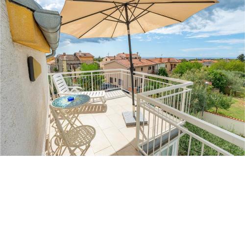 Lovely Apartment In Vranici With Kitchen