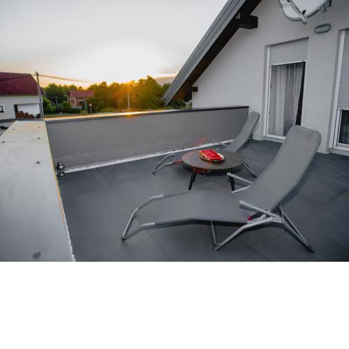 Lovely Holiday Home in Lovinac with Garden