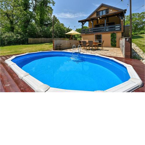 Lovely Home In Biskupec Zelinski