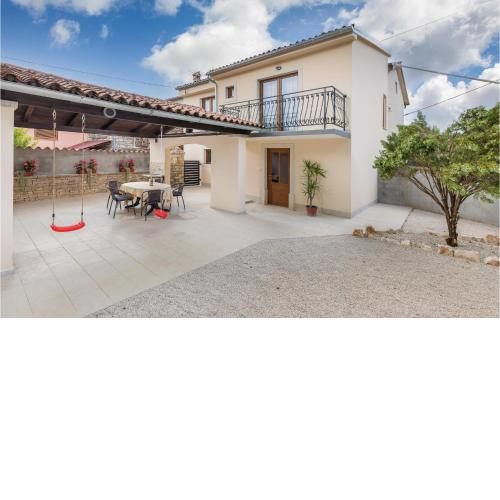Lovely Home In Bricanci With Kitchen
