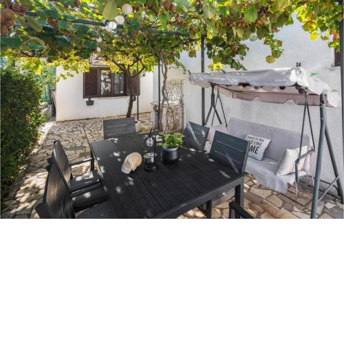 Lovely Home In Kukci With Wifi