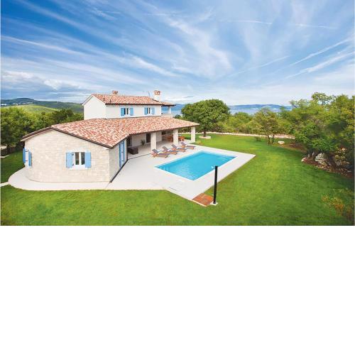 Lovely Home In Labin With Wifi