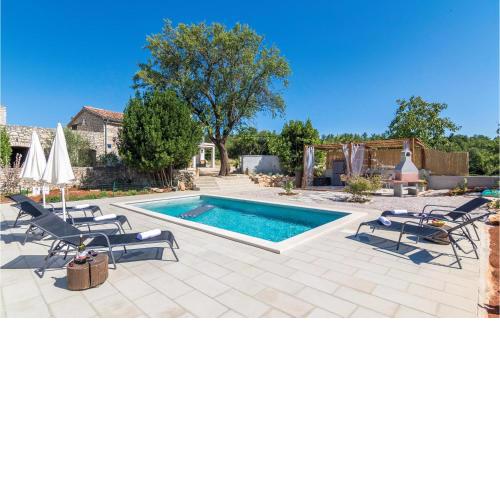 Lovely Home In Labin With Wifi