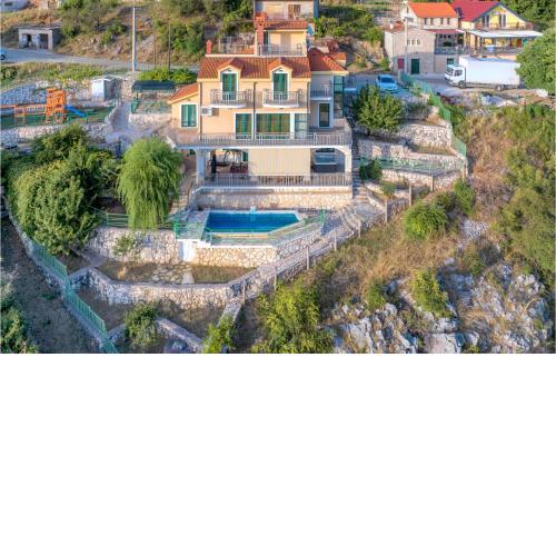 Lovely Home In Mirlovic Polje With Sauna