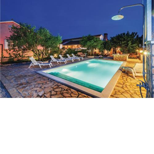 Lovely Home In Murvica