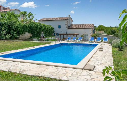 Lovely Home In Ruzici With Outdoor Swimming Pool