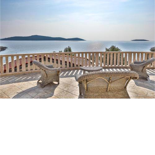 Lovely Home In Sevid With House Sea View