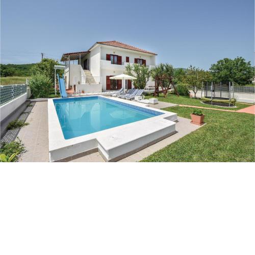 Lovely Home In Sinj With Outdoor Swimming Pool