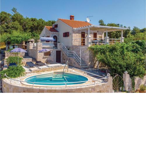 Lovely Home In Siroka With Kitchen