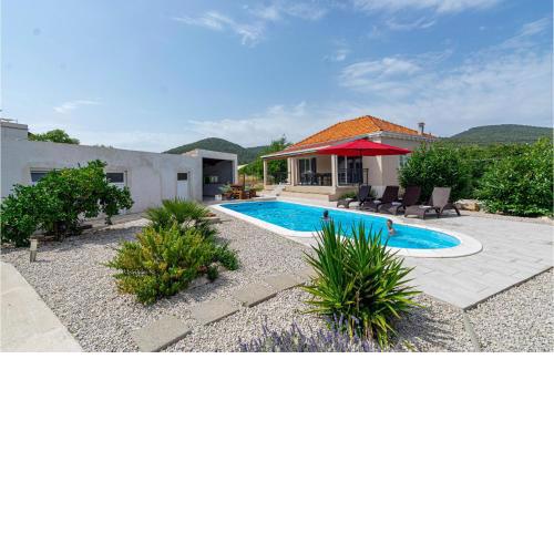 Lovely Home In Vela Luka With Jacuzzi