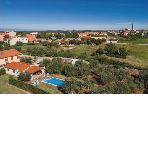 Lovely Home In Vodnjan With Kitchen