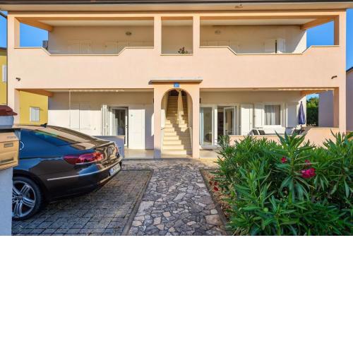 LUCREZIA house with apartments