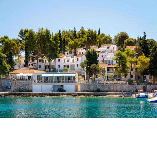 Lumbarda Resort Apartments