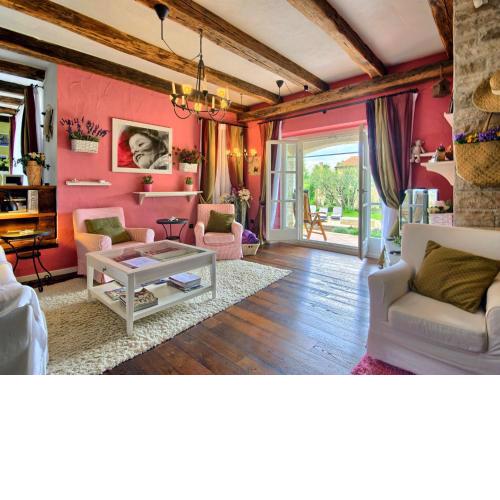 Lush Villa with Artistic Interiors Pool