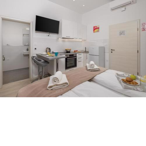 Lux Apartments