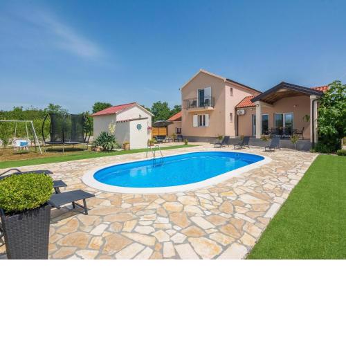 Luxurious Holiday Home in Policnik