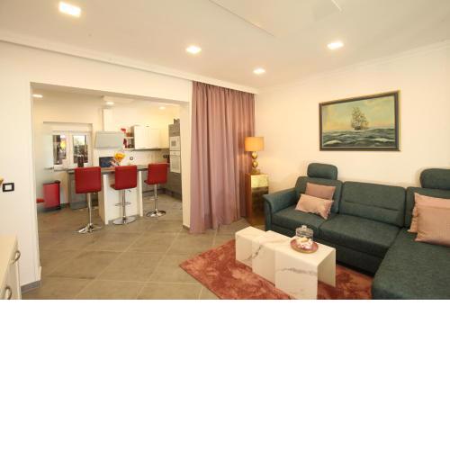 Luxurious seaview apartment