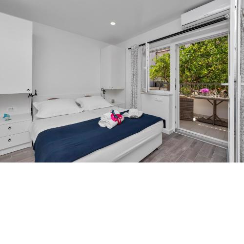 Luxurious studio apartment Toma