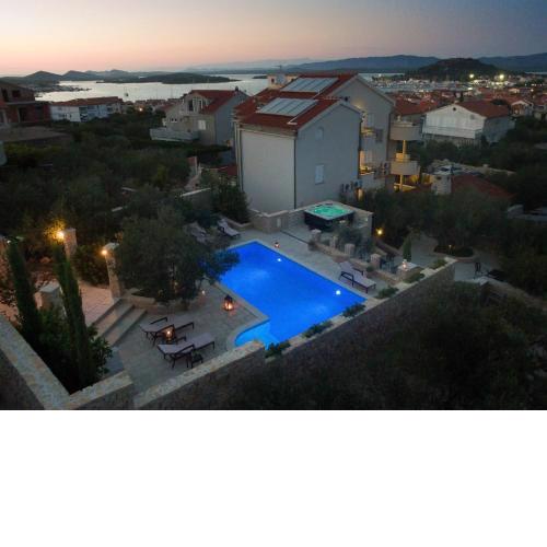 Luxurious Villa in Murter with Pool