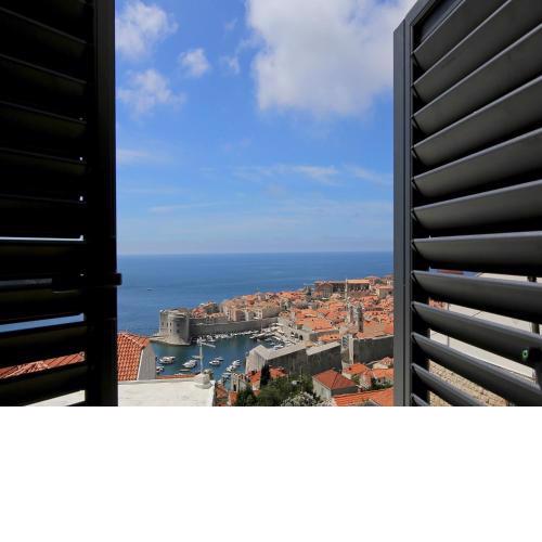 Luxury Amarin Apartment