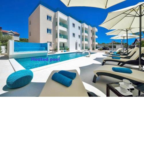 Luxury Apartment Arta-2 with heated pool and jacuzzi