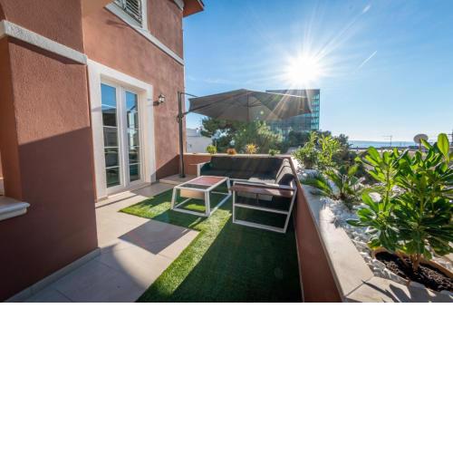 Luxury Apartment Equanimity