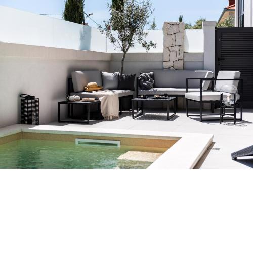 Luxury apartment Luna with private, heated pool
