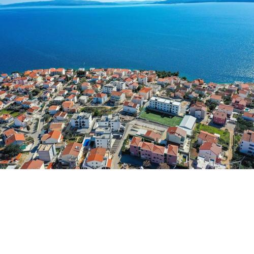 Luxury apartment Pia with swimming pool and grill