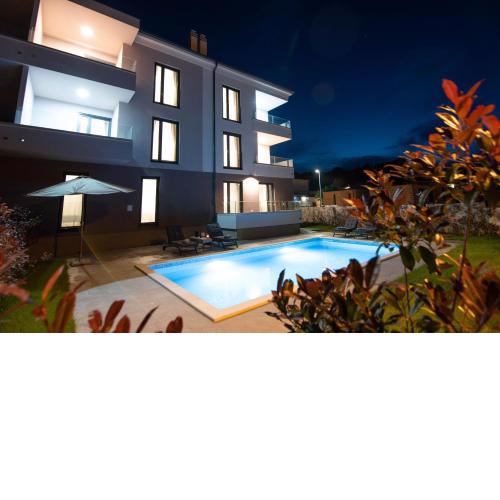 Luxury apartment Punta with sea view and swimming pool