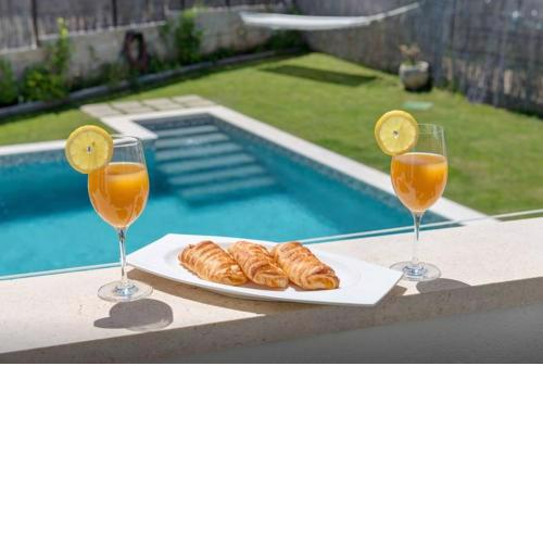 Luxury Apartment with Private Heated Pool