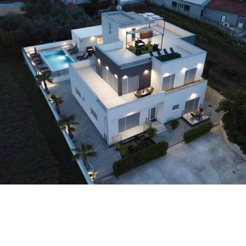 Luxury Apartments Golden Dreams