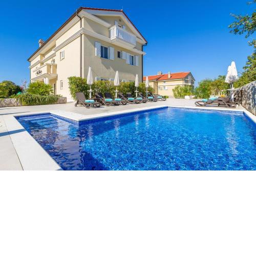 Luxury Apartments Villa Mande