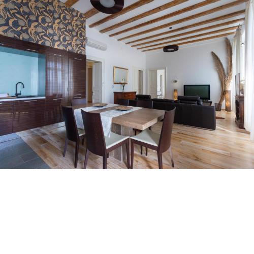 Luxury Beachfront Apartment Banje