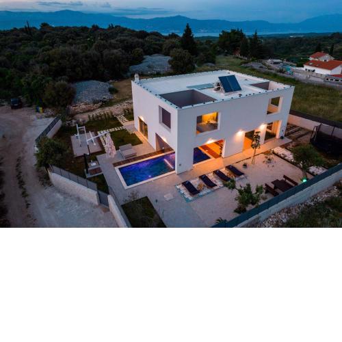 Luxury house Natanel