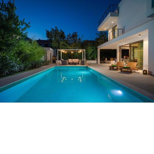 Luxury Villa Cippico XXII with Pool
